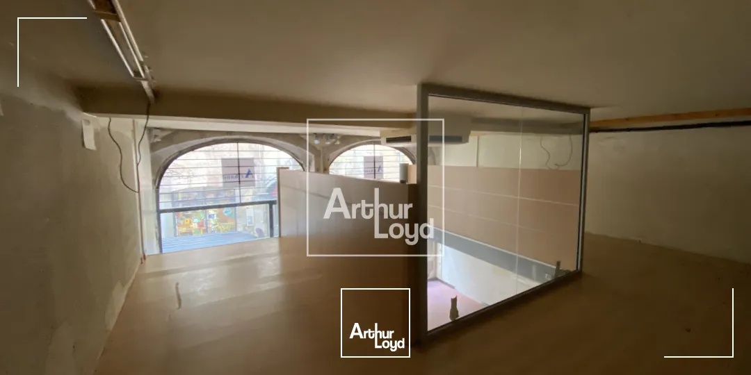 COMMERCE DE 90 m² A LOUER - GRENOBLE CENTRE VILLE