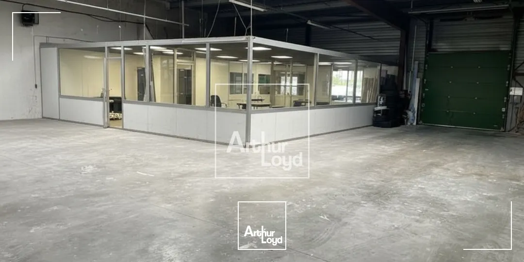 local d'activité - Négoce 347 m² environ