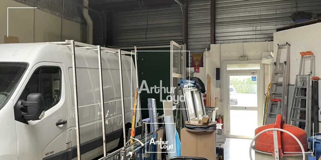 local d'activité - Négoce 365 m² environ