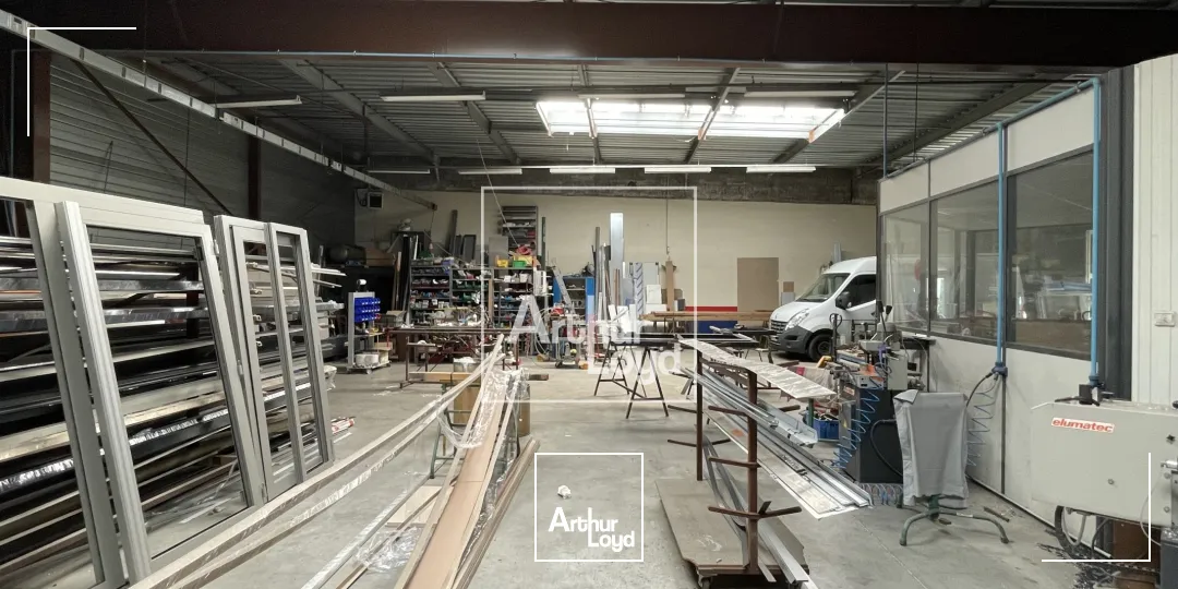 local d'activité - Négoce 365 m² environ