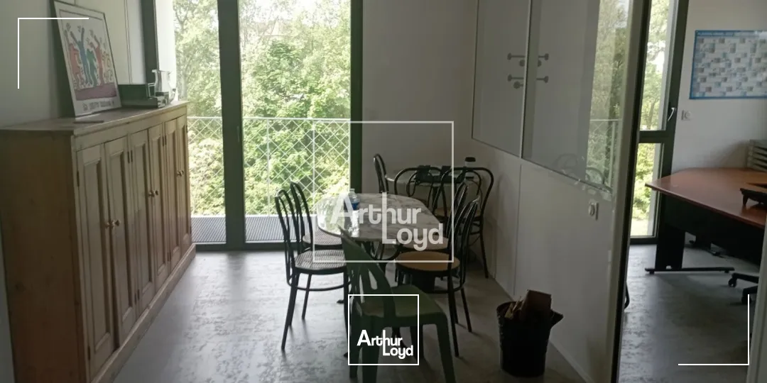 BUREAUX DE STANDING A LOUER A MEYLAN - 151 m²