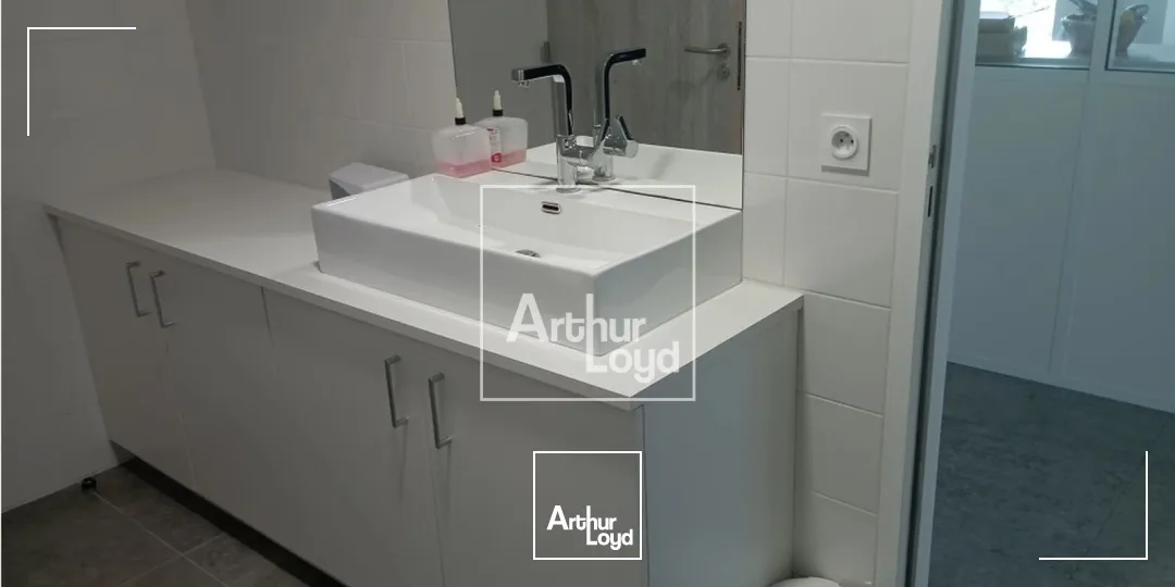 BUREAUX DE STANDING A LOUER A MEYLAN - 151 m²