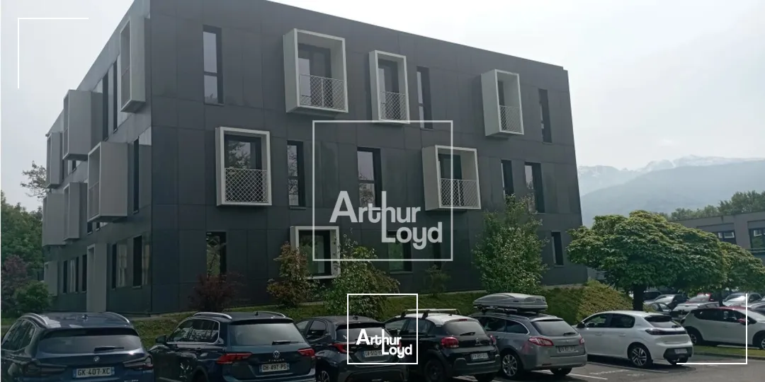BUREAUX DE STANDING A LOUER A MEYLAN - 151 m²