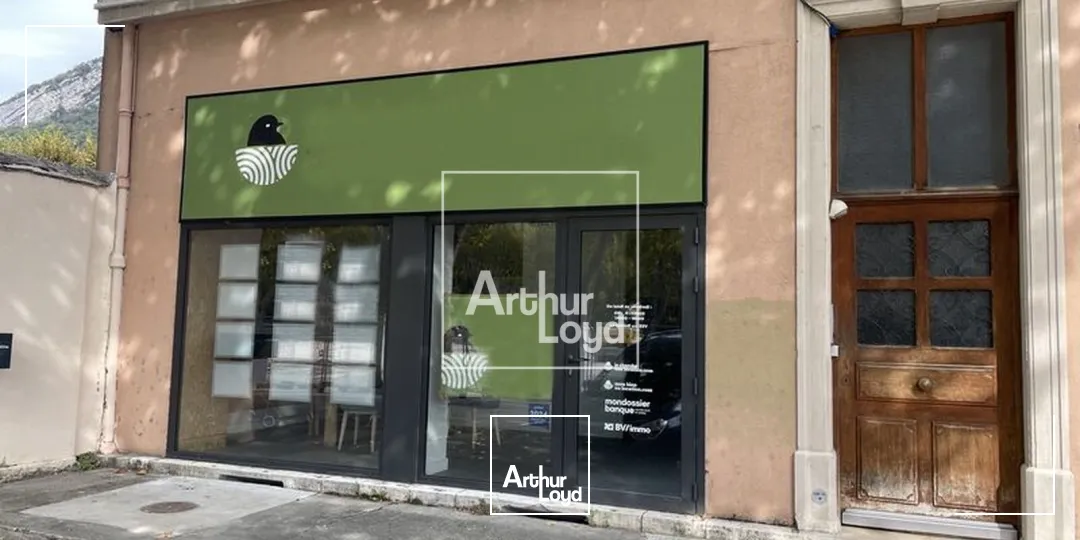 bureaux/commerce env. 67 m² à louer