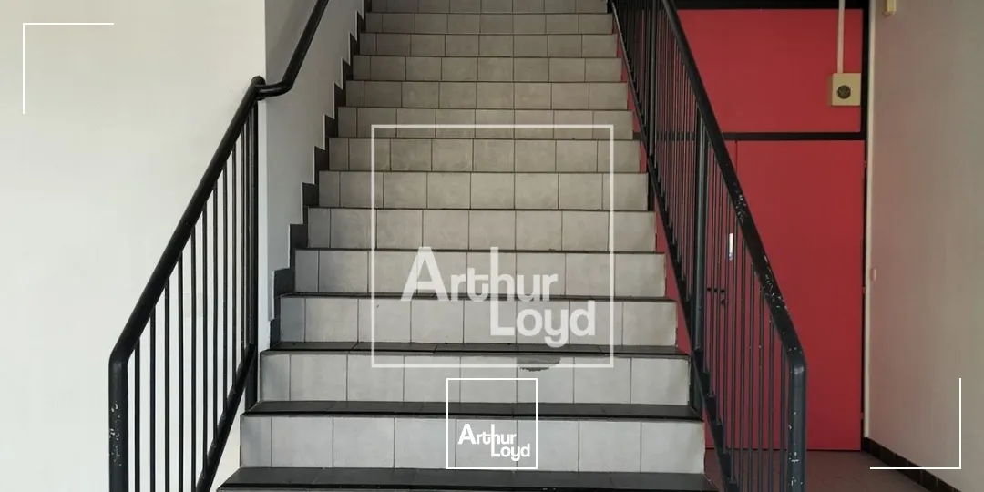 BUREAUX A LOUER MEYLAN INOVALLEE 983m² AVEC PARKING COMPRIS