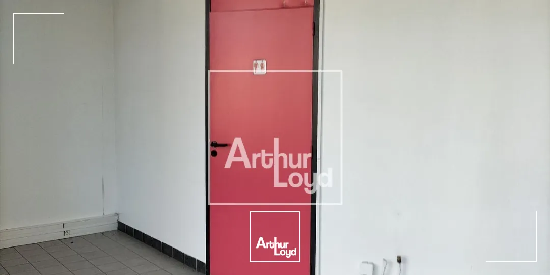BUREAUX A LOUER MEYLAN INOVALLEE 983m² AVEC PARKING COMPRIS