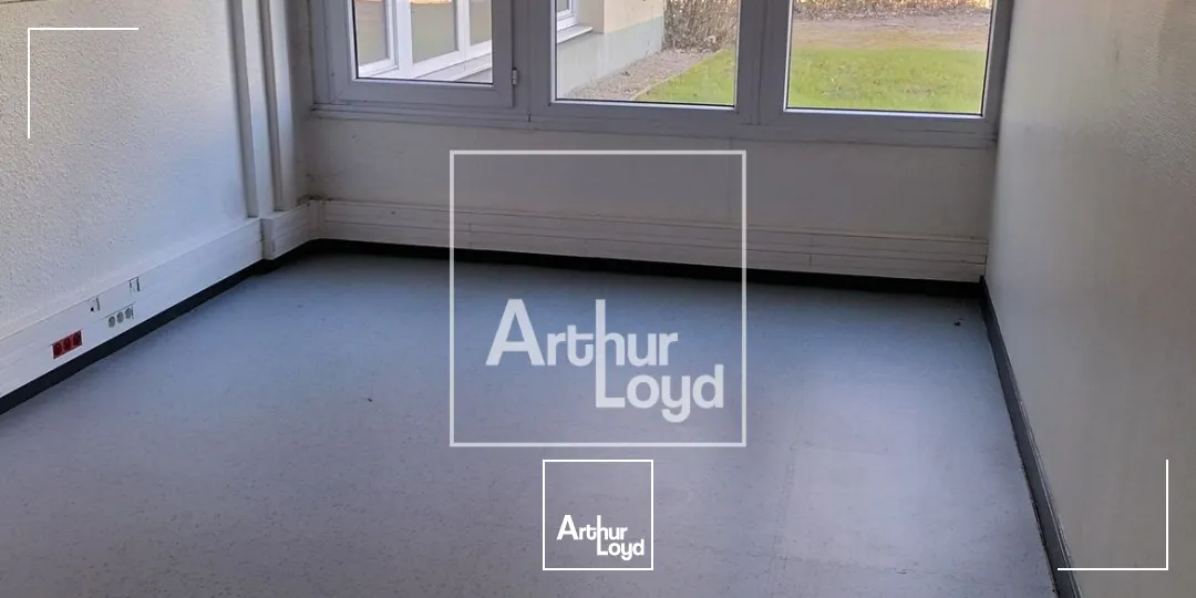 BUREAUX A LOUER MEYLAN INOVALLEE 983m² AVEC PARKING COMPRIS