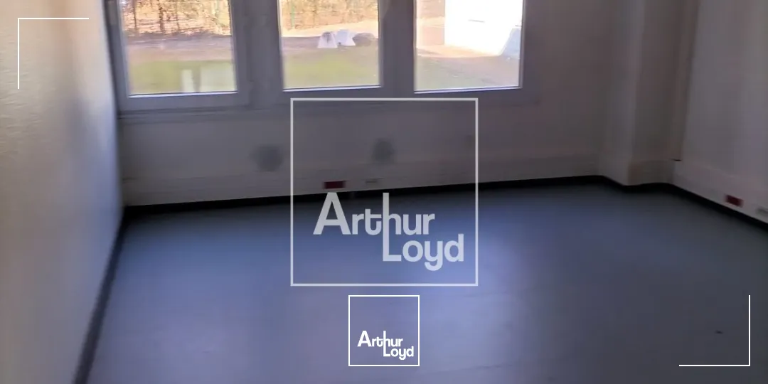 BUREAUX A LOUER MEYLAN INOVALLEE 983m² AVEC PARKING COMPRIS