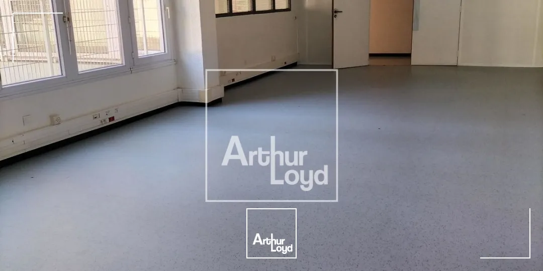 BUREAUX A LOUER MEYLAN INOVALLEE 983m² AVEC PARKING COMPRIS