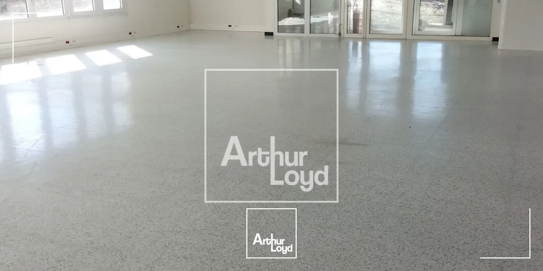 BUREAUX A LOUER MEYLAN INOVALLEE 983m² AVEC PARKING COMPRIS