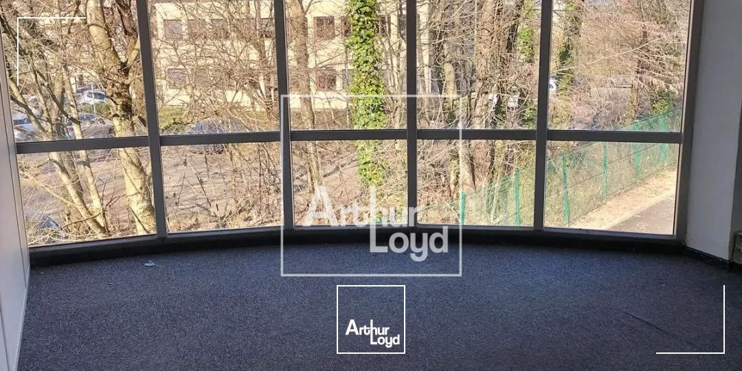 BUREAUX A LOUER MEYLAN INOVALLEE 983m² AVEC PARKING COMPRIS