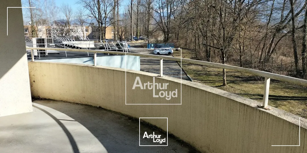 BUREAUX A LOUER MEYLAN INOVALLEE 983m² AVEC PARKING COMPRIS