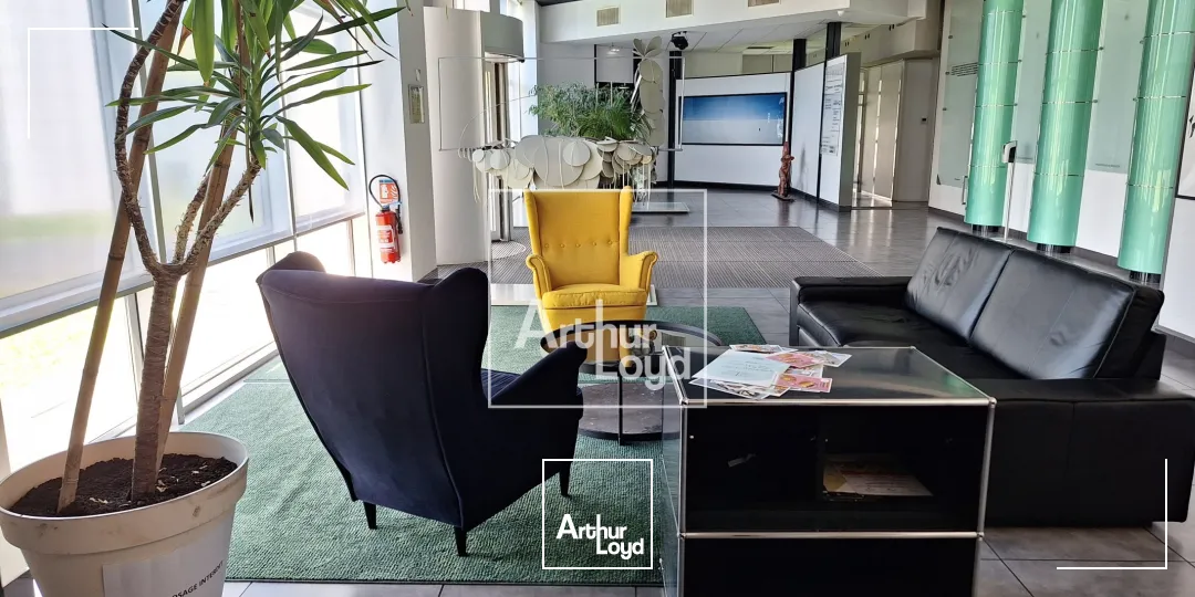 LOCATION DE BUREAUX A ECHIROLLES PARC SUD GALAXIE AVEC PARKINGS 