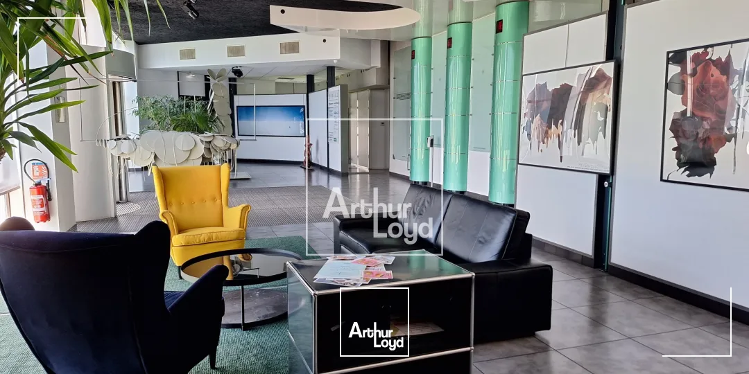 LOCATION DE BUREAUX A ECHIROLLES PARC SUD GALAXIE AVEC PARKINGS 