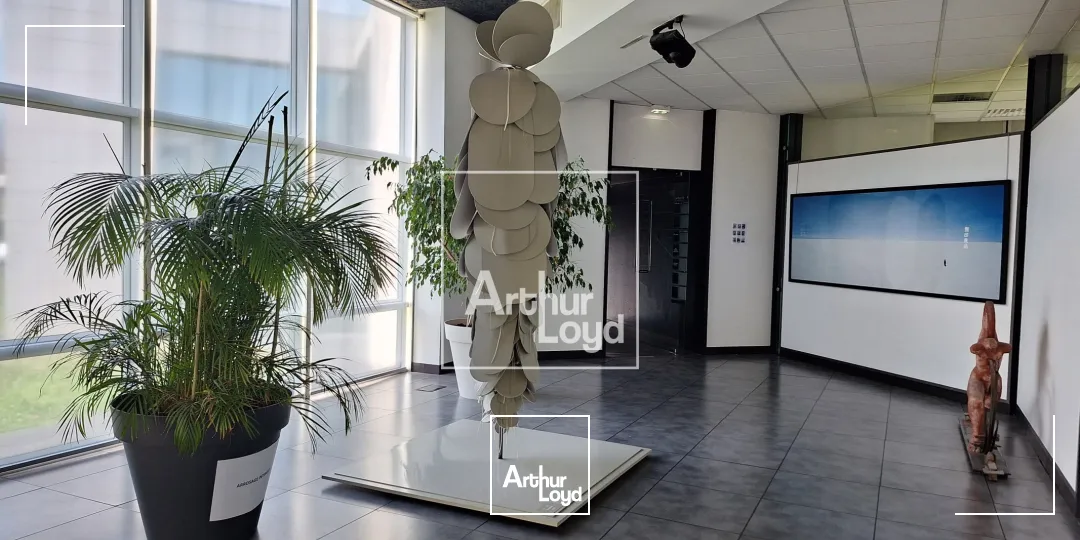 LOCATION DE BUREAUX A ECHIROLLES PARC SUD GALAXIE AVEC PARKINGS 