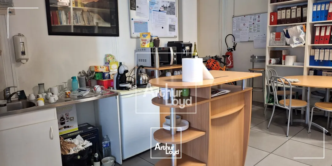 LOCATION DE BUREAUX A ECHIROLLES PARC SUD GALAXIE AVEC PARKINGS 