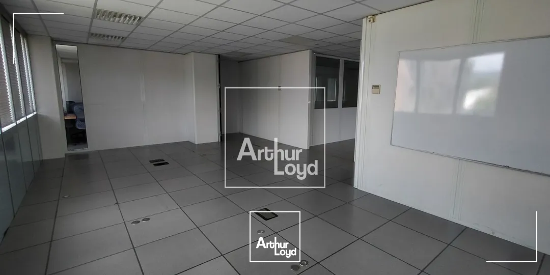 LOCATION DE BUREAUX A ECHIROLLES PARC SUD GALAXIE AVEC PARKINGS 