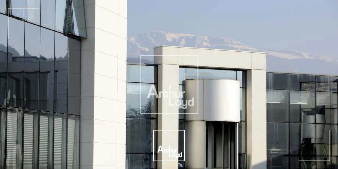 LOCATION DE BUREAUX A ECHIROLLES PARC SUD GALAXIE AVEC PARKINGS 