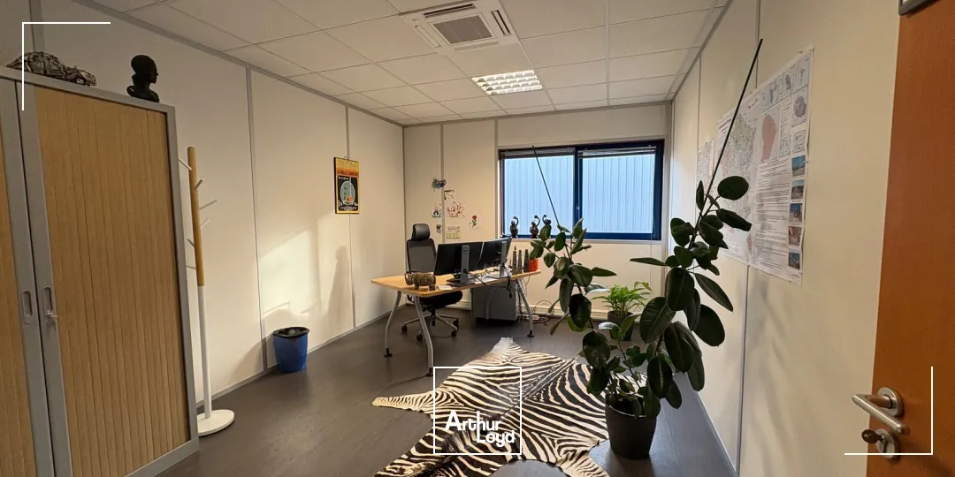 Locaux d'activité & Entrepôts - Location - LA CHAPELLE SAINT MESMIN - 45380 - 383-383 - 7589088