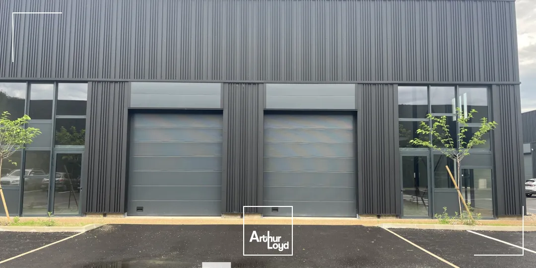 à louer - cellules d'activités - avec parking - Trévoux