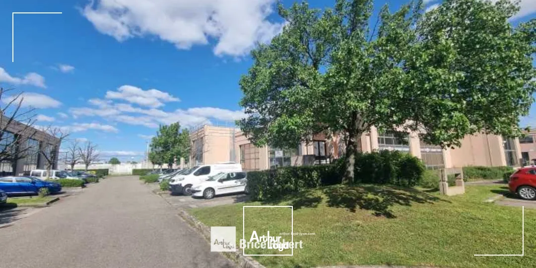 A vendre ou à louer - LES ESPACES DU CHÊNE - Bureaux lumineux en duplex - Bron