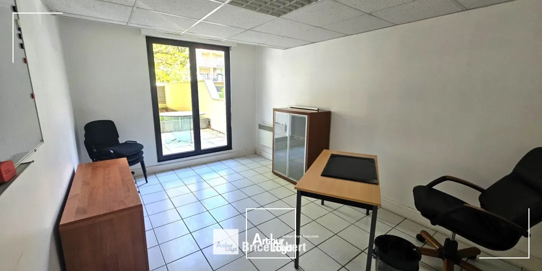A louer - Bureaux en rez-de-chaussée - Lyon 6ème