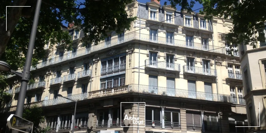 A louer - Bureaux haussmanniens rénovés - Lyon 3ème Préfecture