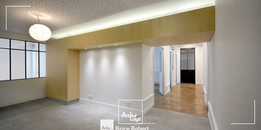 A louer - Bureaux haussmanniens rénovés - Lyon 3ème Préfecture