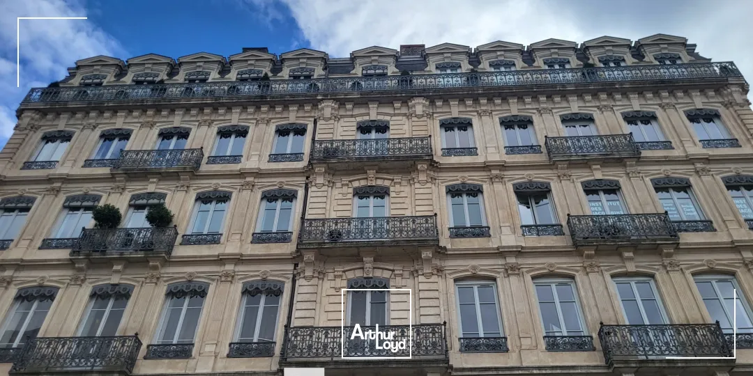 A louer - Bureaux haussmanniens rénovés - Lyon 3ème Préfecture