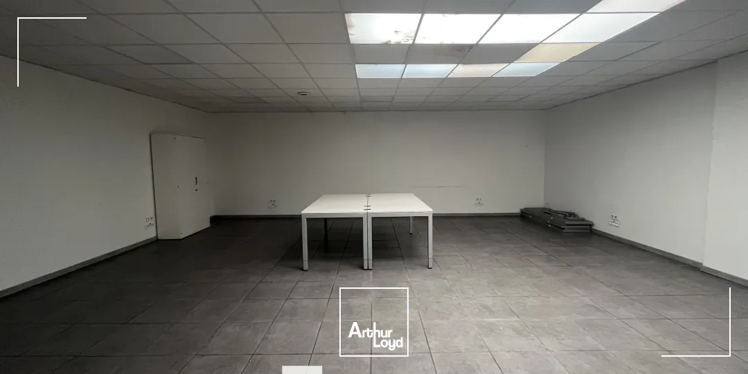 A louer - Bureaux avec petite surface de stockage - Vénissieux