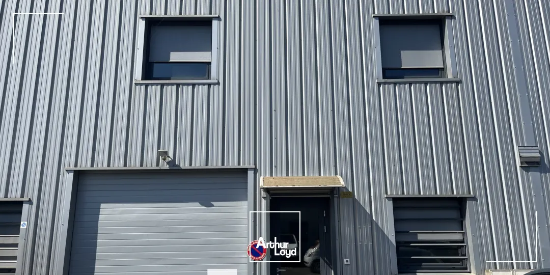 A louer - Bureaux avec petite surface de stockage - Vénissieux