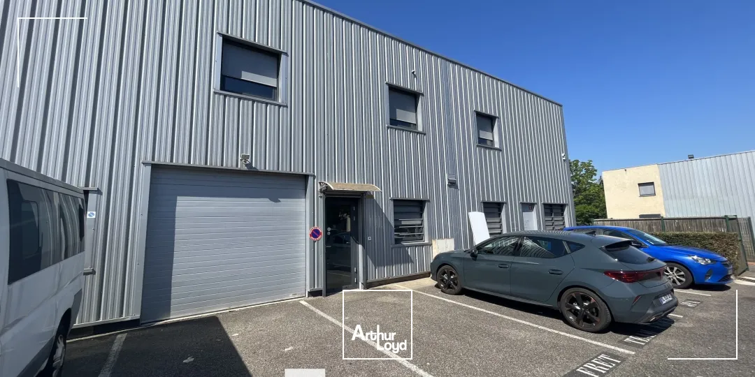 A louer - Bureaux avec petite surface de stockage - Vénissieux