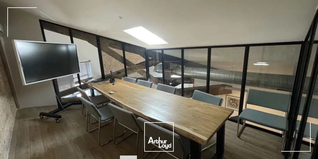 A vendre - Bureaux atypiques avec cour intérieure - Lyon 9ème Valmy