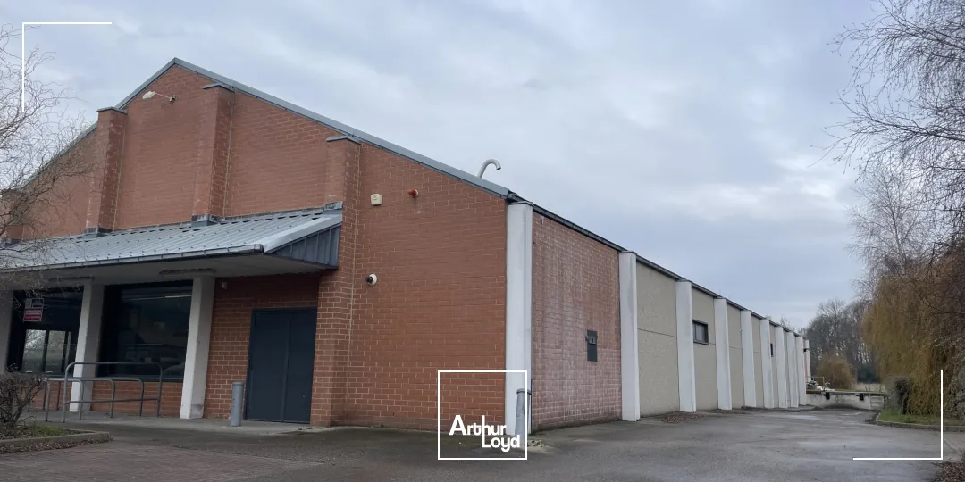 Local commercial spacieux à louer ou à vendre - Fort potentiel commercial à Gamaches