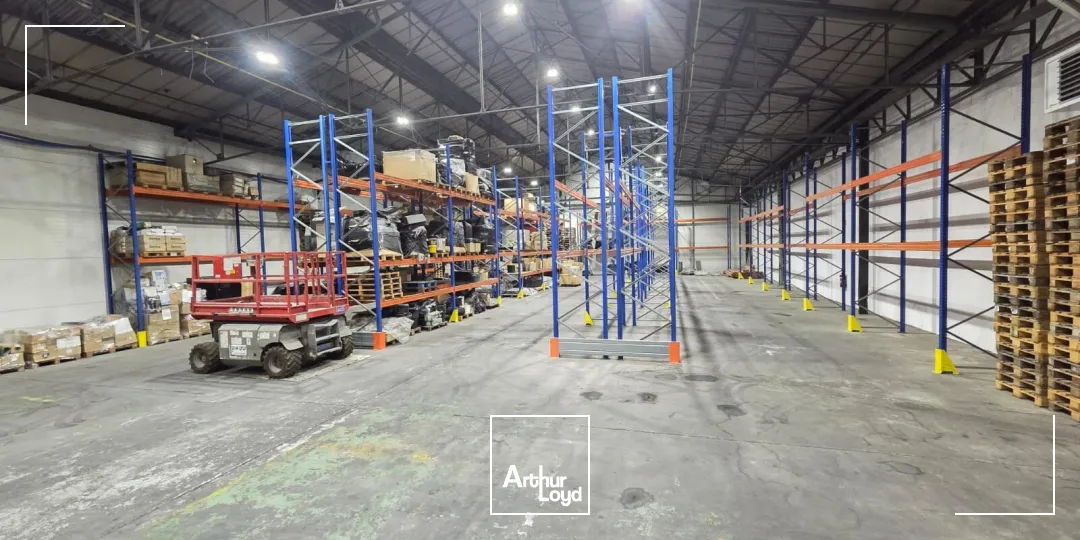 LOCATION - ACTIVITES - MONTATAIRE - 820 M2