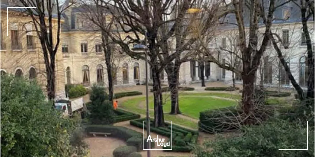 Bureaux rénovés à louer Paris bureaux indépendants et climatisation intégrale
