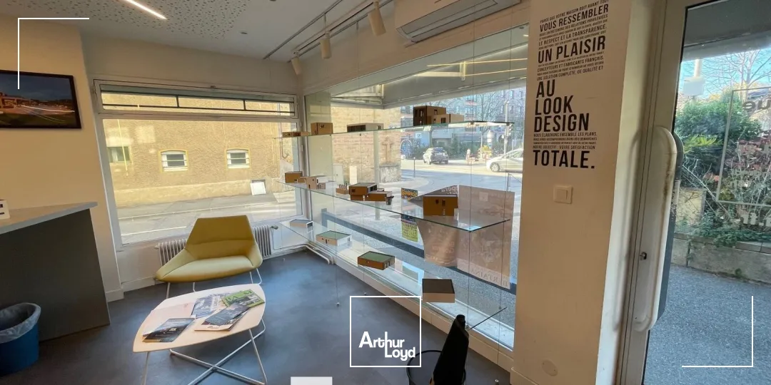 A louer - Local commercial angle de Rue - Champagne au Mont d'Or