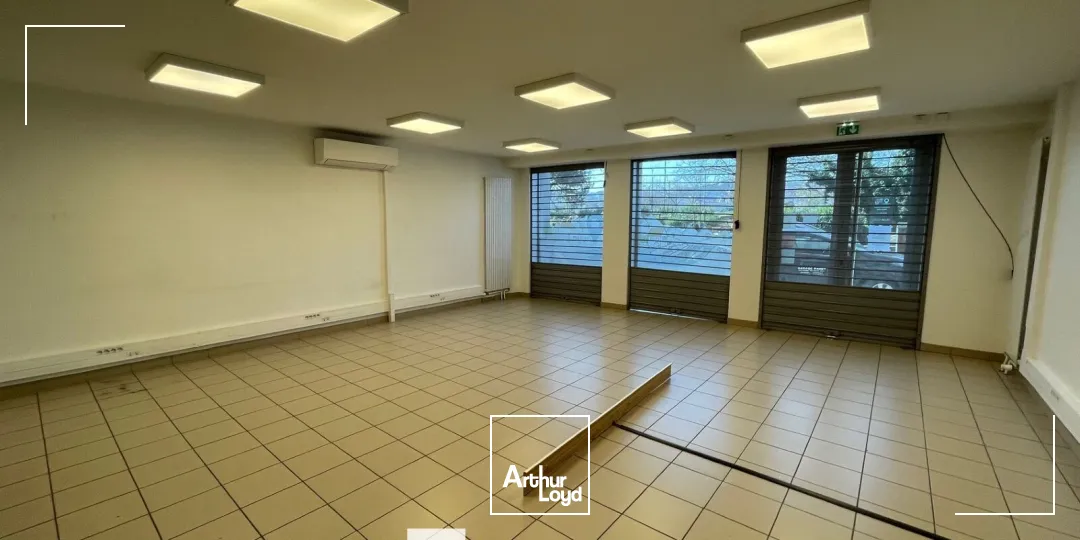 A louer - bureaux en rez de chaussée - Lyon 7ème