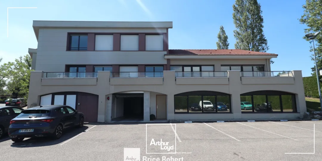 Location Bureaux avec stockage léger - Calme- Dardilly - Au coeur de la TECHLID