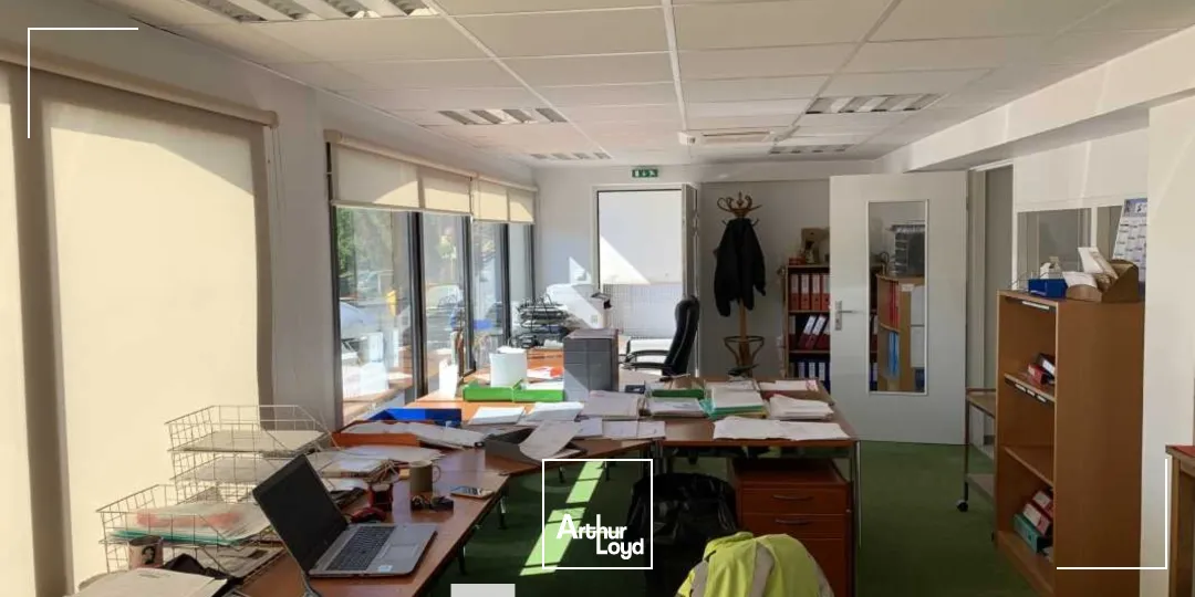 Location Bureaux avec stockage léger - Calme- Dardilly - Au coeur de la TECHLID