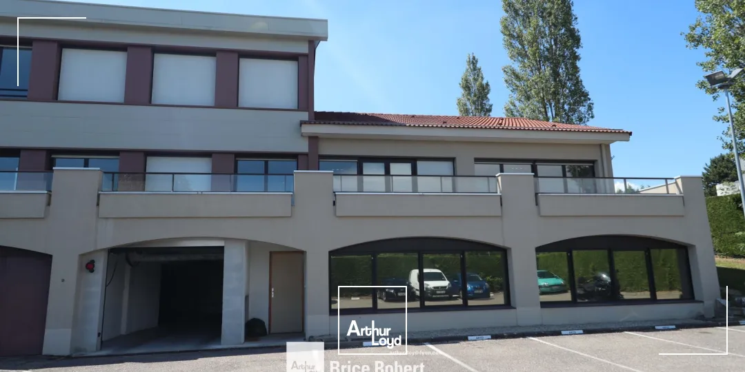 Location Bureaux avec stockage léger - Calme- Dardilly - Au coeur de la TECHLID