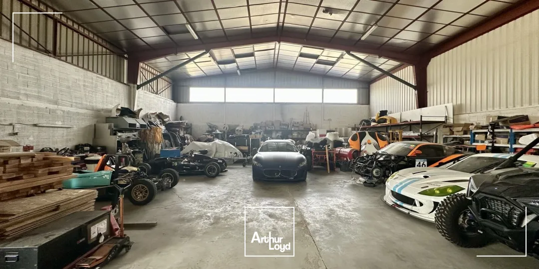 Entrepôt à LOUER sur le Pole d'activités d'AIX EN PROVENCE