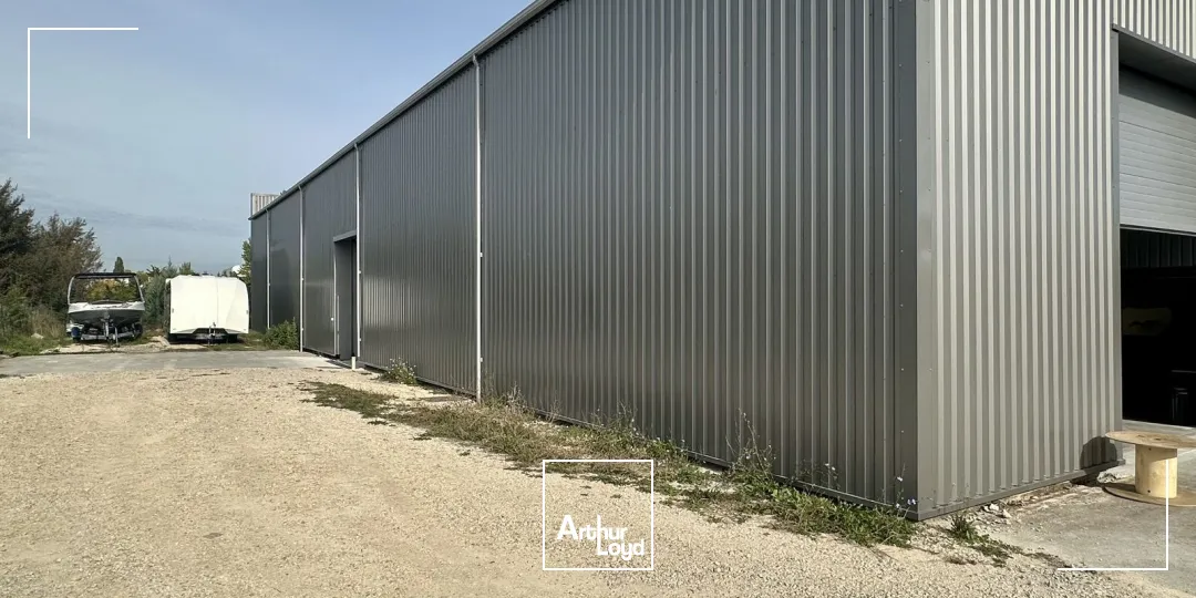 Entrepôt à LOUER sur le Pole d'activités d'AIX EN PROVENCE