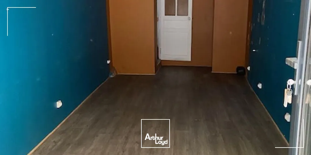 LOCAL PERIPHERIQUE AIX 