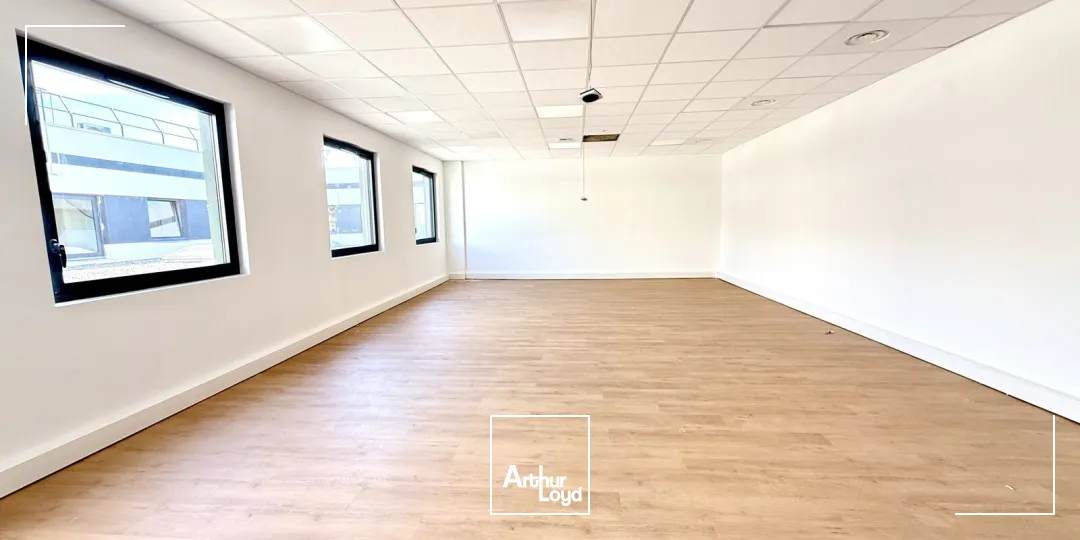 BUREAUX RENOVÉS A LOUER A VITROLLES