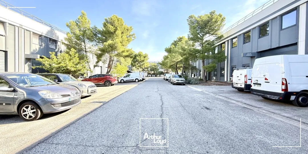 BUREAUX RENOVÉS A LOUER A VITROLLES