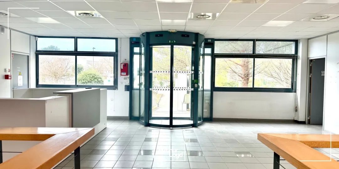 BUREAUX A LOUER AIX LA DURANNE PROCHE DES AXES AUTOROUTIERS