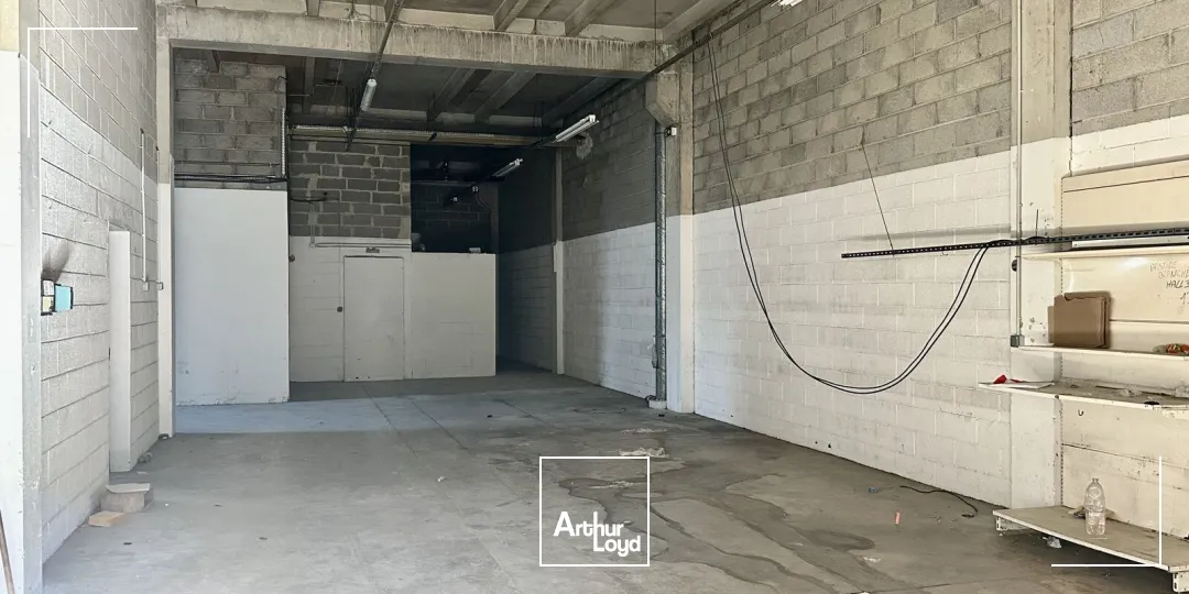 Locaux d'activité & Entrepôts - Location - VITROLLES - 13127 - 908-3213 - 7593219