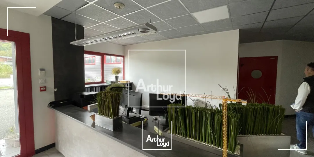 site industriel 1555 m² - vaste foncier