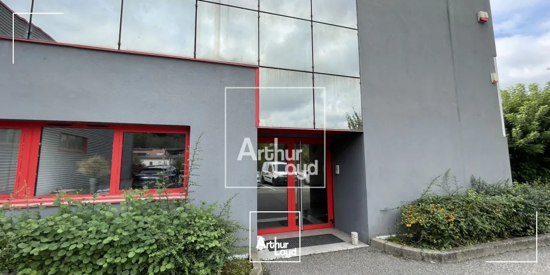 site industriel 1555 m² - vaste foncier